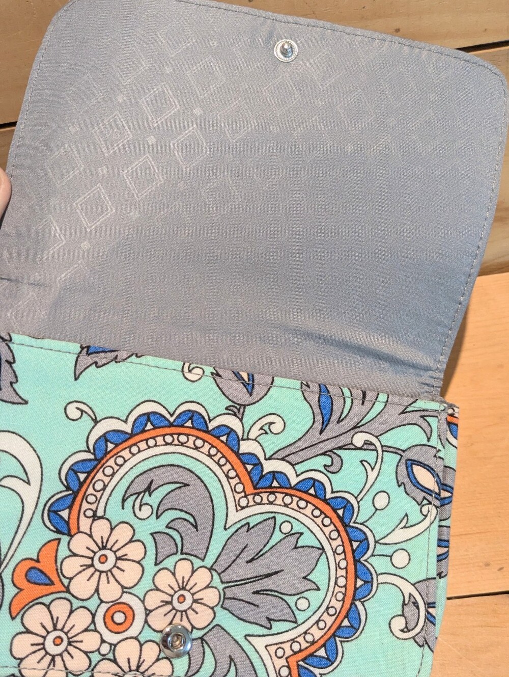 Vera Bradley RFID protection 3 in 1 Wristlet/Phone Bag - Picture 5 of 11